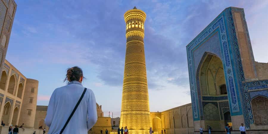 A Group Walking Tour Of Old Town - Key highlights worth your attention