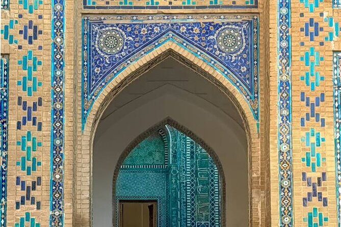 Ancient and Modern Tour in Samarkand with Transport - Hazrat Khizr Mosque: a quiet bridge from ancient to modern