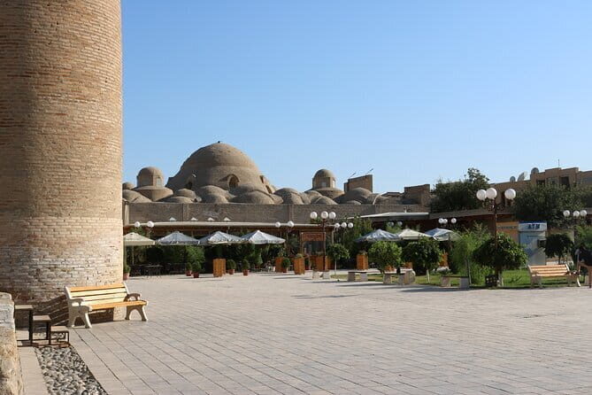 Bukhara: Walking Tour with a Small Group - Professional English guide: what you gain with a real expert