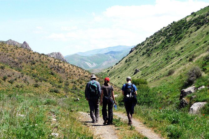 Hiking tour to Hayat, Uhum and Asraf villages – 4 days - Day 4: Asraf to Eski Forish (Return 11 km / 5 Hours) and the Medieval Observation Point