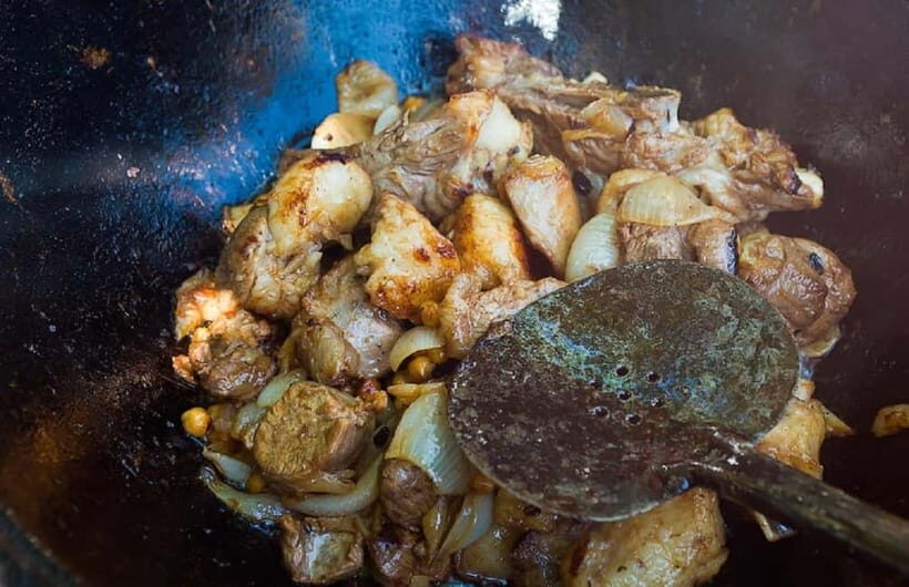 Plov and Samsa Cooking Class in Tashkent - Samsa: the baked triangles break while plov steams