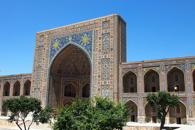 Private Guided Tour Samarkand city history and culture - Bibi Khanym Mosque: A Giant Built Near the Siab Bazar