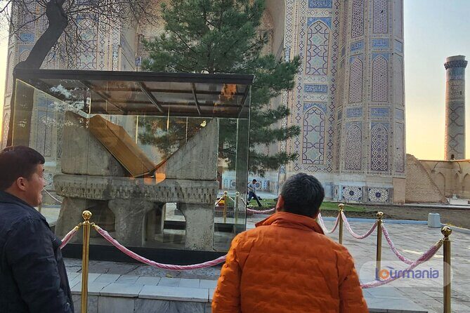 Samarkand Historical City Highlights Guided Walking Tour - Stop 4: Siab Bazaar (a quick culture reset near the mosque)