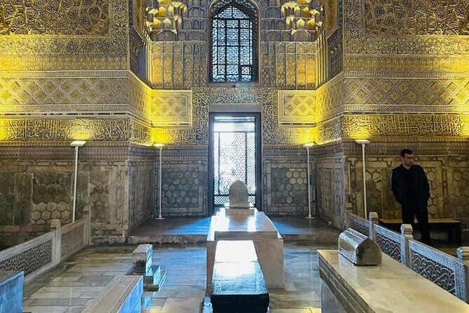 Samarkand: Historical Monuments Group Walking Tour - Stop 5: Shah-i-Zinda Necropolis (Shakhi-Zinda) and Kusam ibn Abbas