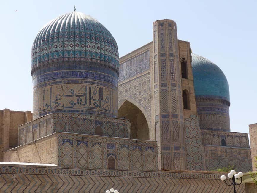Sunset walking tour of Samarkand - Shakhi-Zinda at night: the city of the dead that means living king