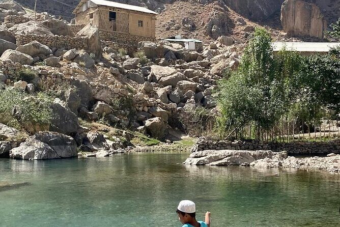 Tadjikistan 7 Lakes Day Trip from Samarkand with Lunch - Guides and photos: what you can learn in the car and at stops