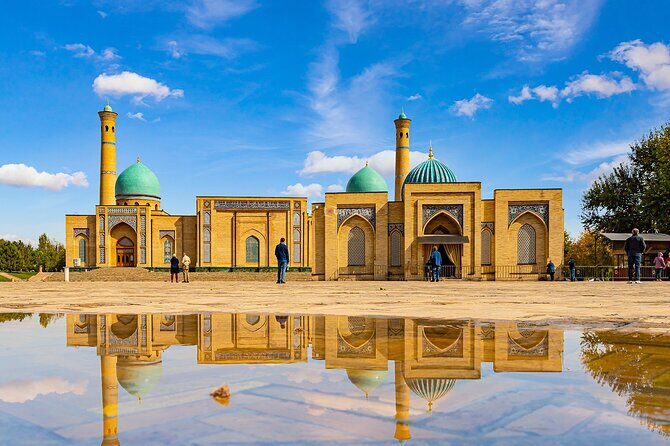 Tashkent City Highlights Guided Walking Tour - Independence Square (Mustakillik Square): big civic symbolism
