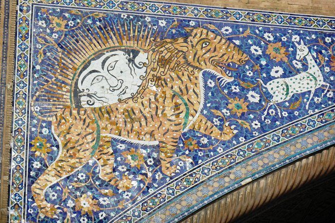 The Golden City of Samarkand: A Self-Guided Audio Tour - Stop by stop: Shah-I-Zinda’s mausoleums and the bowing doorway idea